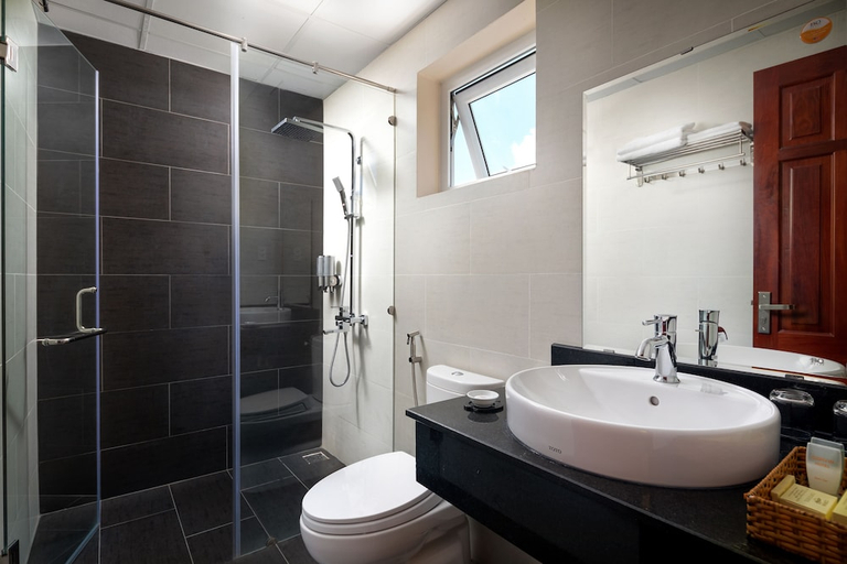 Bathroom 5, Nolis Hotel, Vũng Tàu