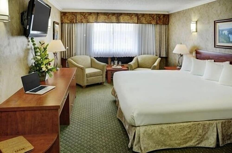 Bedroom 2, Slave Lake Inn and Conference Centre, Division No. 17