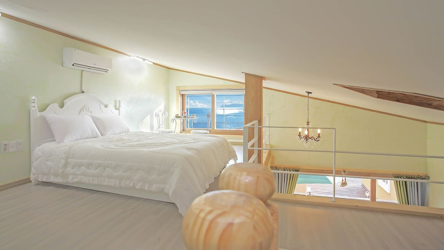 Bedroom 1, Namhae Bel Vienne Pension, Namhae