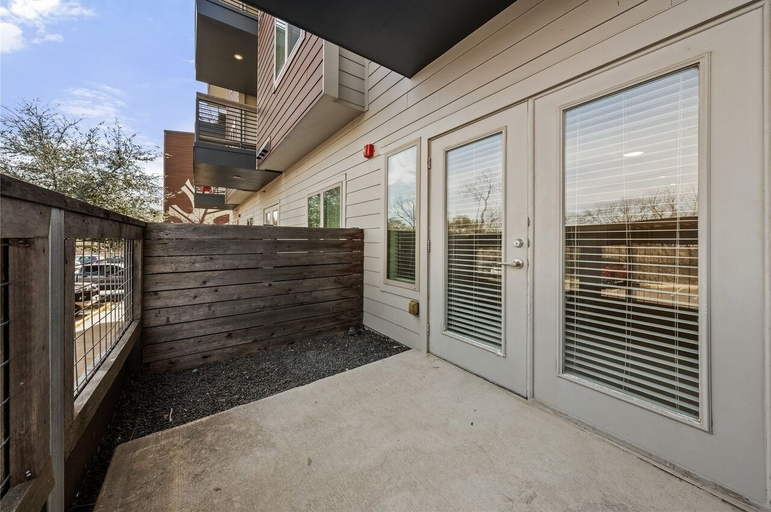 Exterior detail, South Austin Condo, Travis