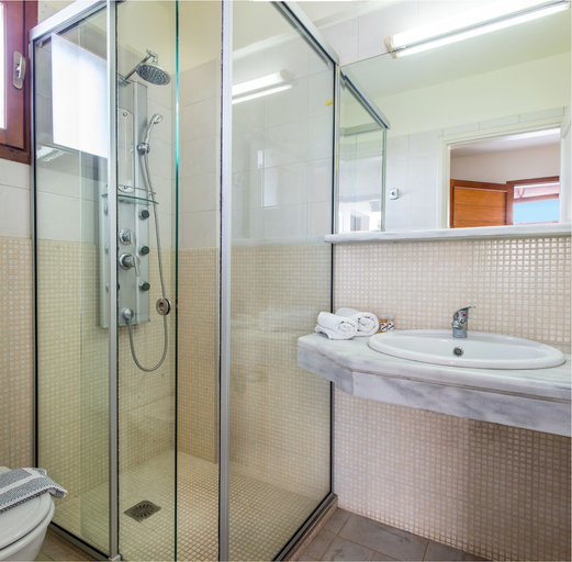 Bathroom, Casa Maria Hotel Apartments, Crete