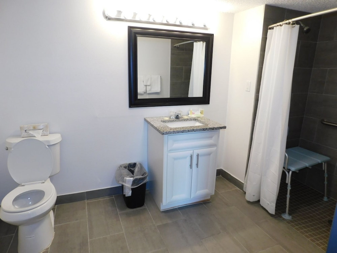 Bathroom 3, Ramada by Wyndham New Orleans, Orleans