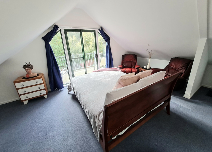 Bedroom 2, Huon Bush Retreats, Huon Valley