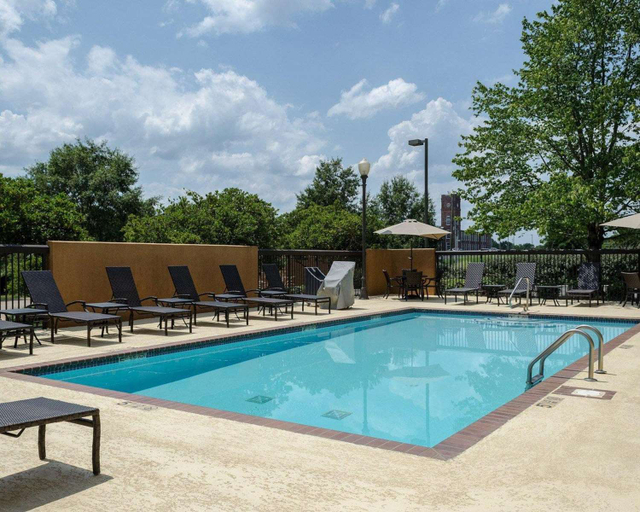 Sport & Beauty, Russell Inn & Suites, Oktibbeha