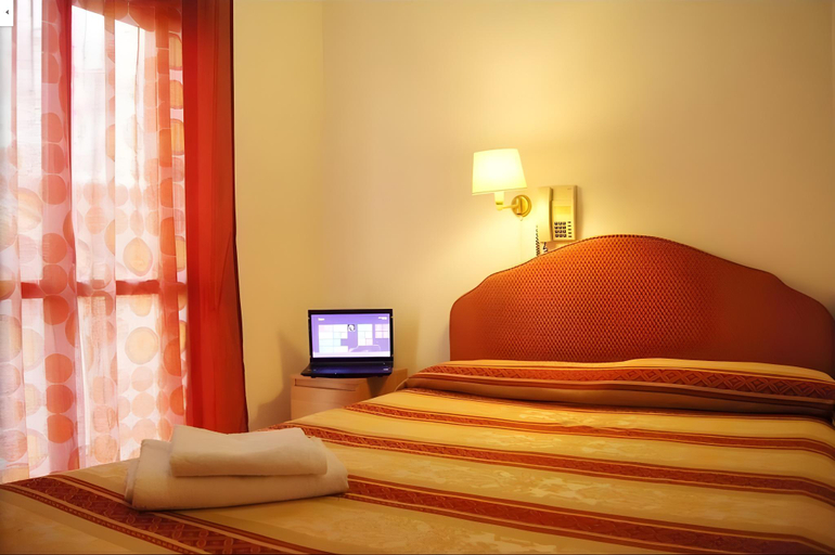 Bedroom 3, Hotel Avana Mare, Rimini