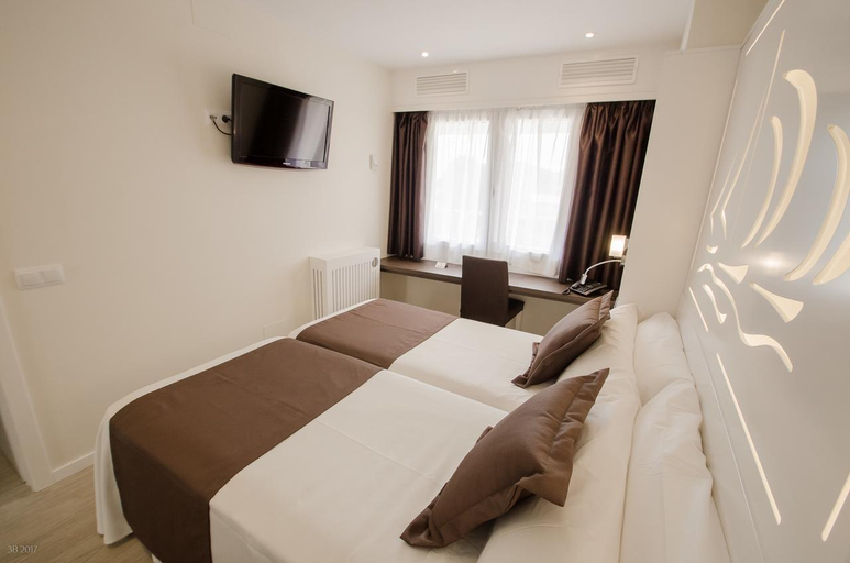 Bedroom 3, Apartamentos Ponent, Baleares