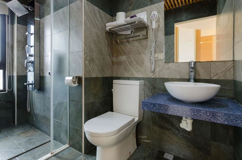 Bathroom 5, Sea Sky Coast Homestay, Penghu
