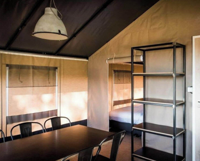 Dining 5, Holiday Home in Gulpen With Terrace, Gulpen-Wittem