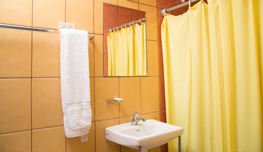 Bathroom, LA PLATA HOTEL, San Pedro Sula