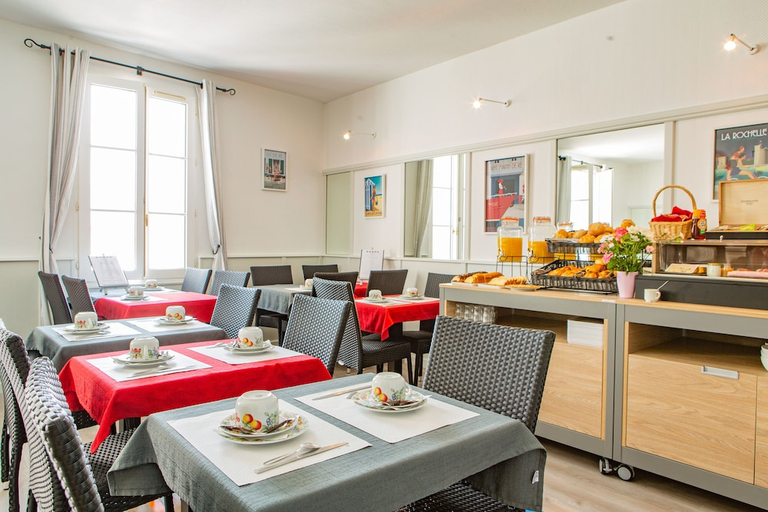 Food & Drinks 5, Hotel Du Port, Charente-Maritime