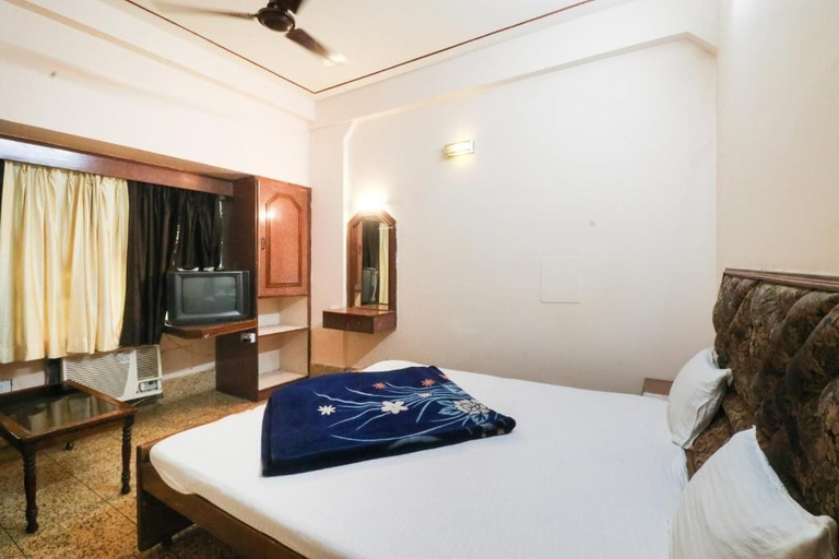 Room 1, hotel natraj, Bilaspur