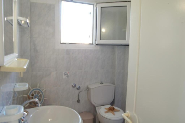 Bathroom 5, Odyssia Apartments, Ionian Islands