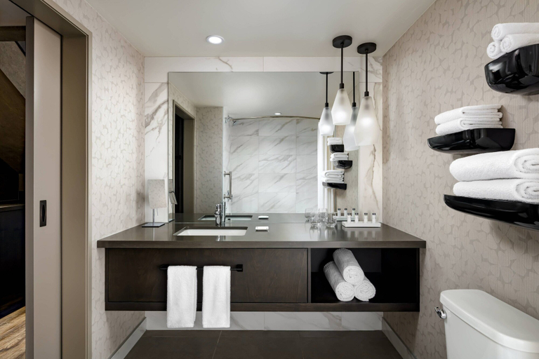Bathroom 3, Kananaskis Mountain Lodge, Autograph Collection, Division No. 15