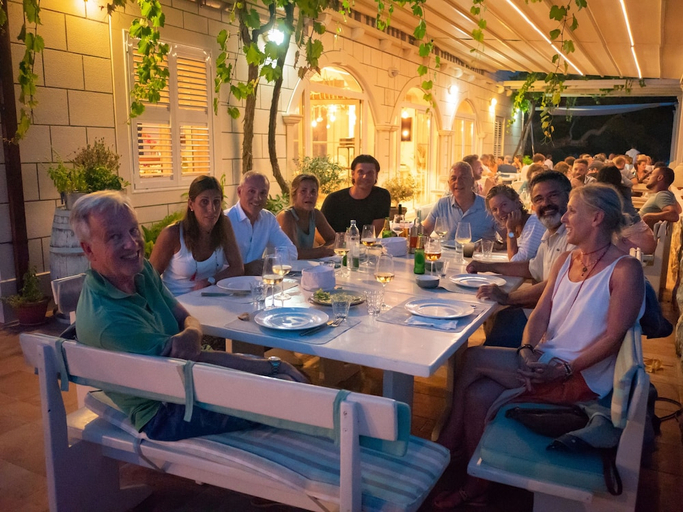Food & Drinks 4, Boutique Pine Tree apartments, Mljet