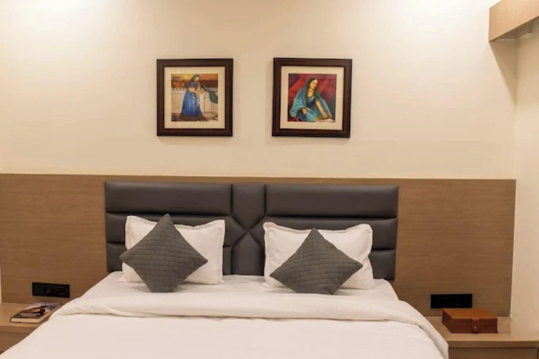 Bedroom 2, Hotel Dev Corporate Ahmedabad, Ahmadabad