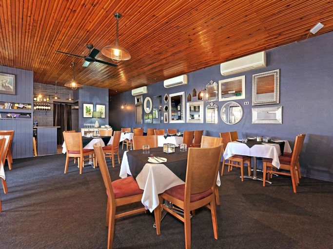 Food & Drinks 4, Riviera Motel Bundaberg, Bundaberg