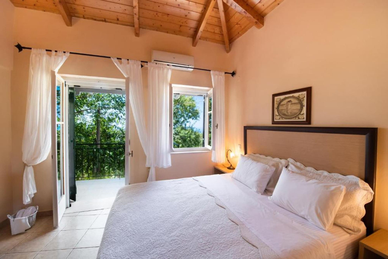 Room 4, Almondtree House Exanthia - Private Parking, Ionian Islands