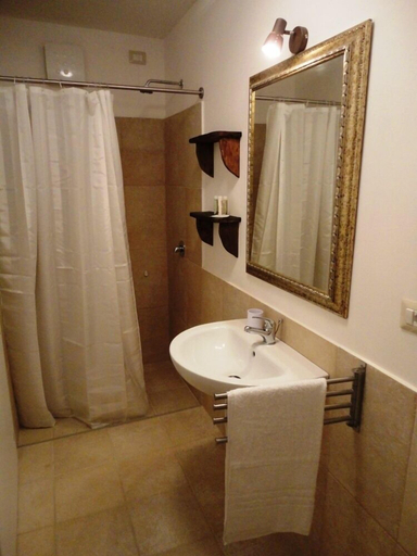 Bathroom 4, Palazzo San Giovanni, Lecce