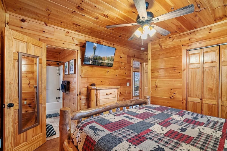 Room 5, Hickory Haven, Sevier