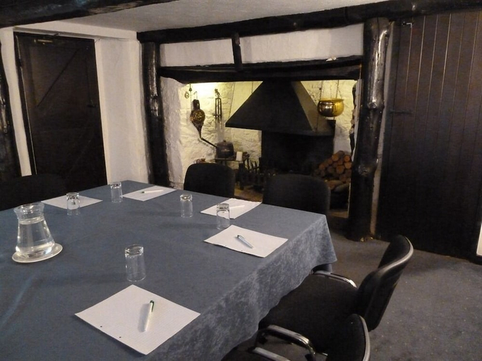 Others 5, Apple Tree Hotel, Somerset