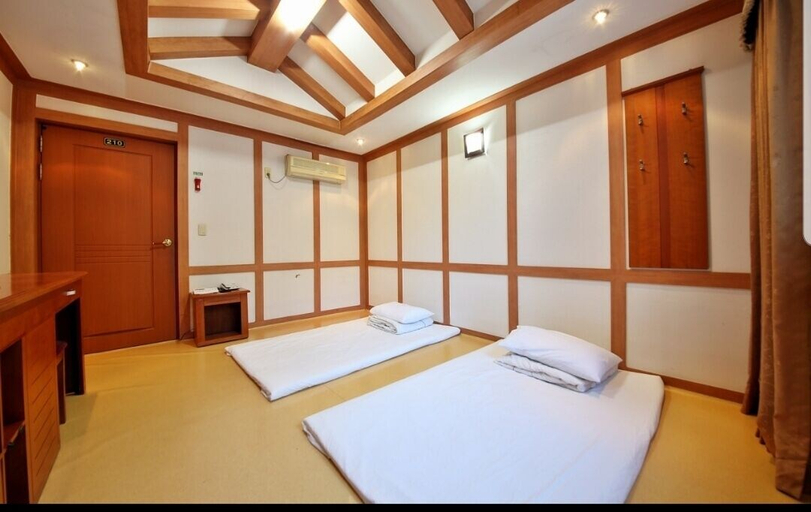Bedroom 2, Gaeul Hotel, Hadong