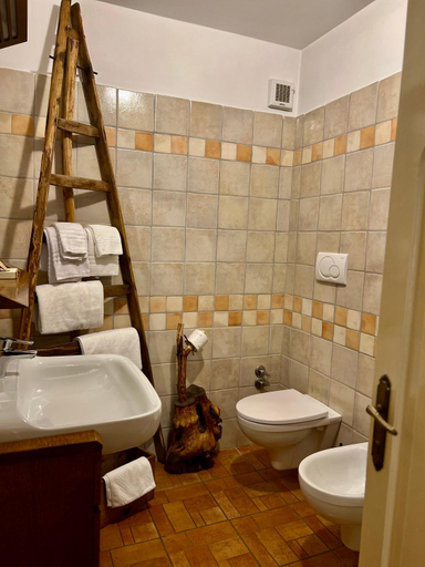 Bathroom 3, B&B Animali Selvaggi, L'Aquila