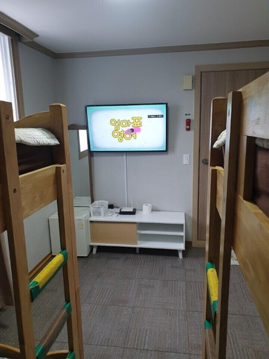 Bedroom 2, Nabizam Guesthouse, Yeosu
