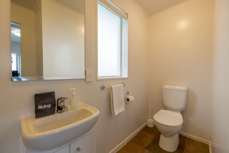 Bathroom 3, Tasman Holiday Parks - Picton, Marlborough