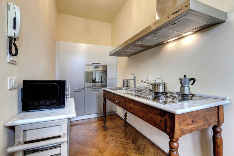Private kitchen 2, Fossi Apartment by Mamo Florence, Florence