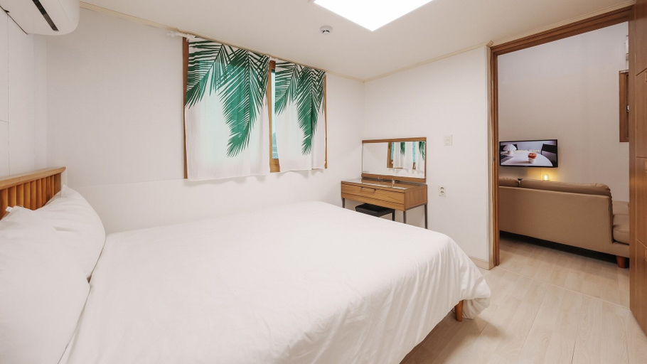 Room 2, Yeosu The Haru Ocean View Pension, Yeosu