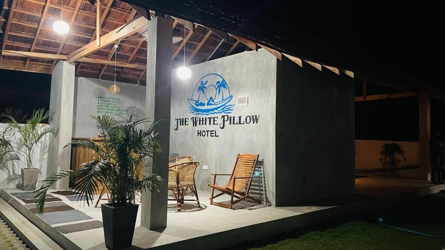 Terrace/patio 2, The White Pillow, Pothuvil