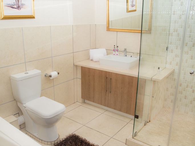 Bathroom 4, Gardenia Boutique Hotel, City of Johannesburg