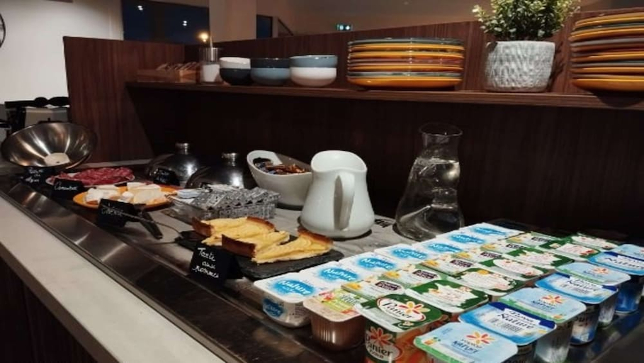 Food & Drinks 4, Kyriad Saint Fargeau Ponthierry Apollonia, Seine-et-Marne
