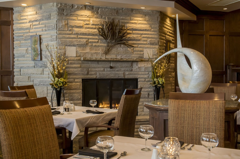 Food & Drinks 4, Sinbad's Hotel & Suites, Division No. 6