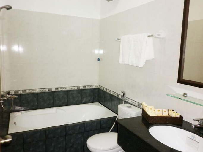 Bathroom, Trung Nguyen Coffee Resort, Buon Ma Thuot