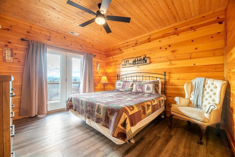 Room 4, Time To Unwind, Sevier