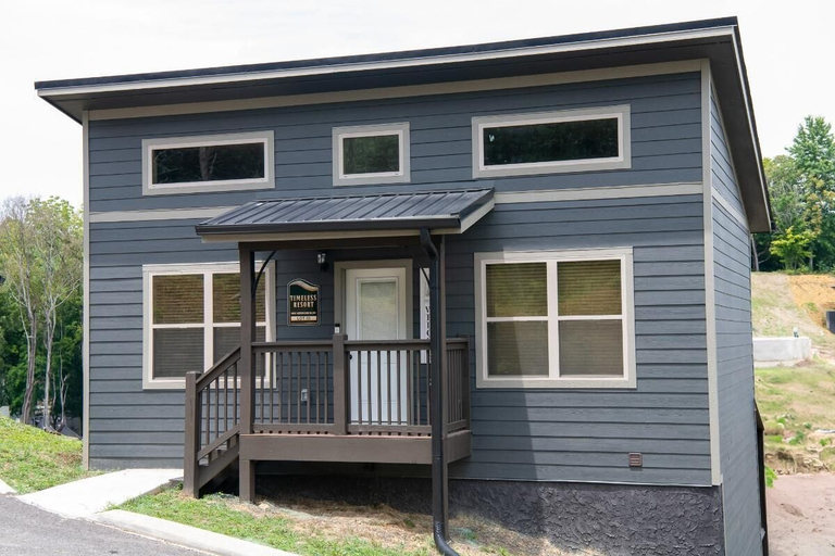 Exterior 3, Little Slice of Heaven, Sevier