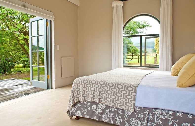 Others 5, Rare Earth Country House, Eden