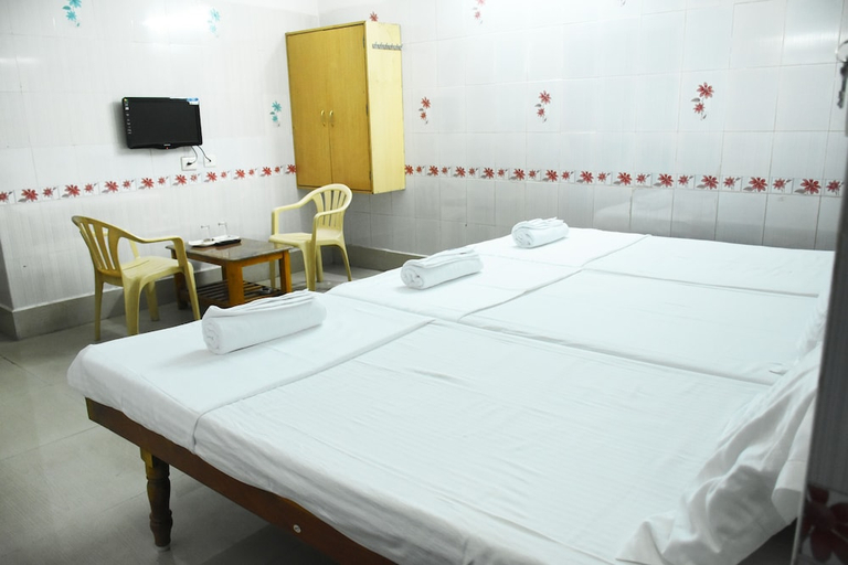 Bedroom 3, Hotel Govind Heights, Chittoor