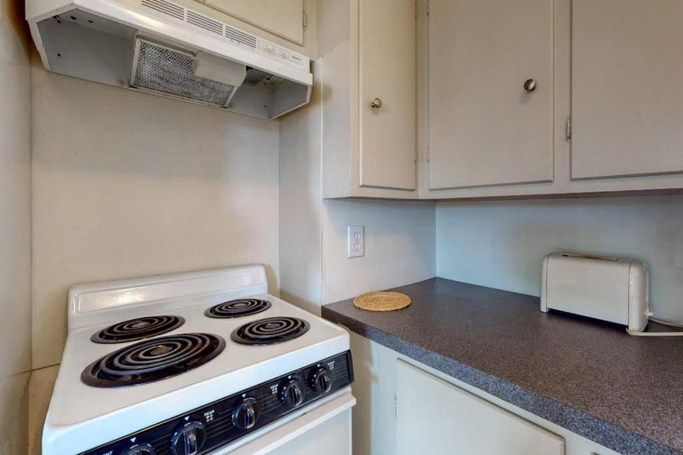 Others 5, Lovely studio w/full kitchen/free WiFi- next to river/antique shops/restaurants, Lincoln