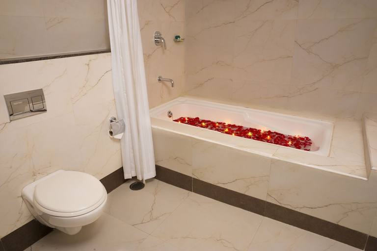Bathroom 4, Poppys Hotel, Madurai
