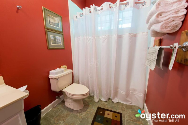 Bathroom 3, Highland Lake Inn & Resort, Henderson