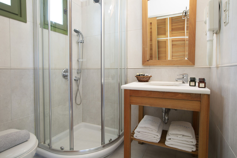 Bathroom 3, Hotel Cleopatra Beach, Ionian Islands