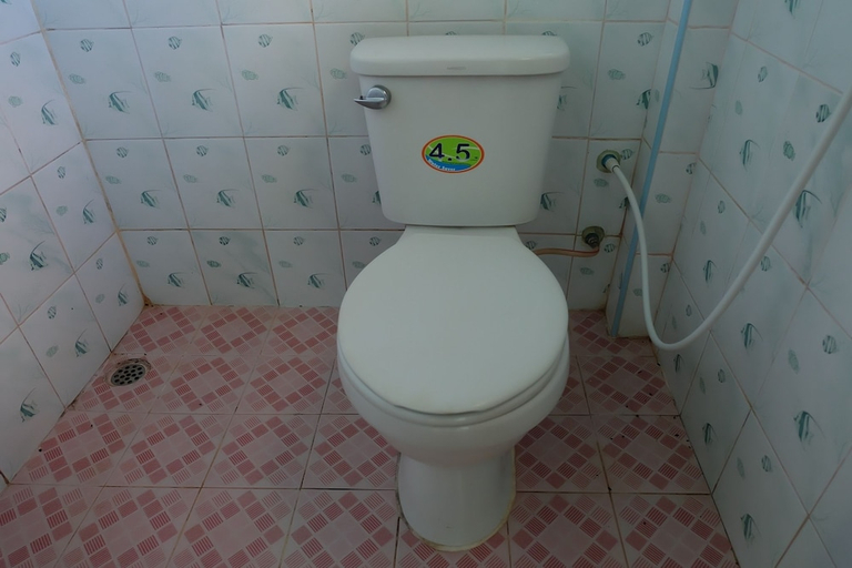 Bathroom 5, Khuan Pron Holiday Home, Muang Sakon Nakhon