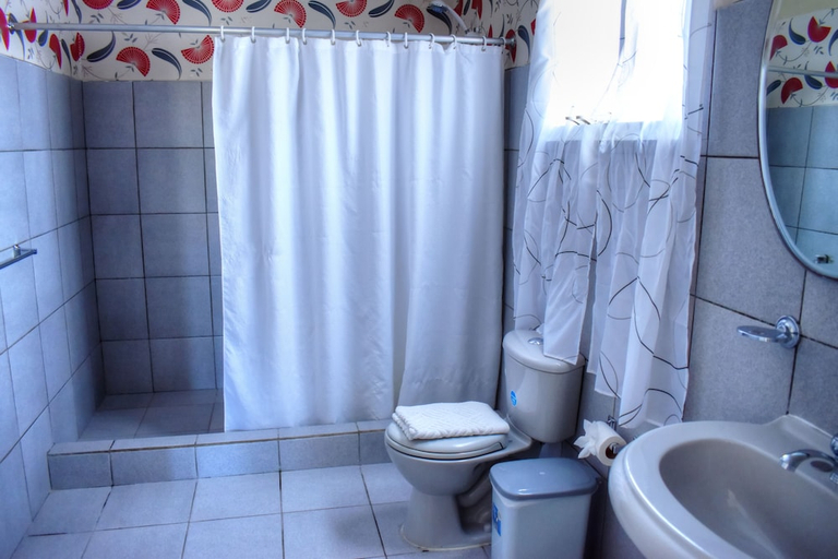 Bathroom 3, Sandra Tours