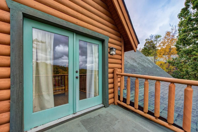 Exterior & Views 2, Raccoon Heaven, Sevier