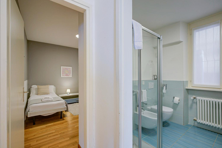Bedroom 3, 76 The Lake House, Lugano