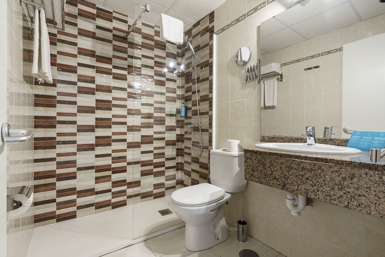 Bathroom 4, AluaSun Lago Park, Baleares