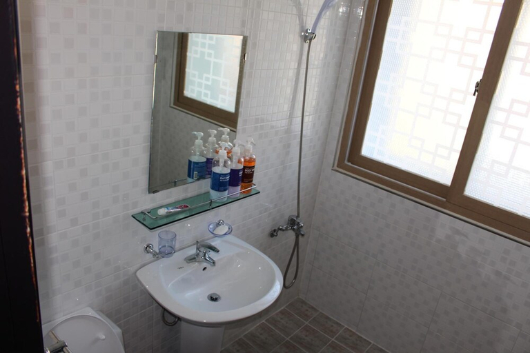 Bathroom 5, Nabizam Motel, Yeosu