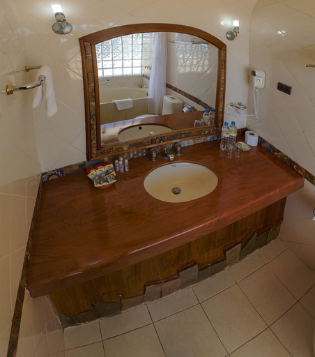 Bathroom 4, Taypikala Hotel Lago, Puno